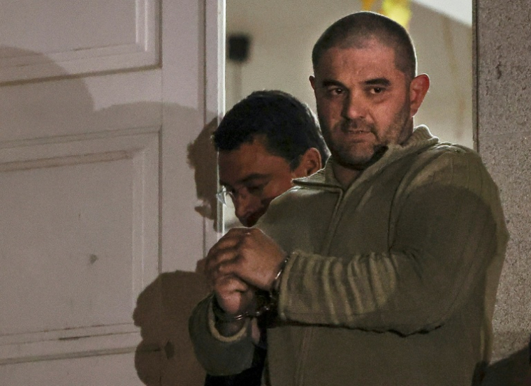 L'ex-policier français Cédric Prizzon, soupçonné d'enlèvement et de double homicide, quitte le tribunal de Vila Nova de Foz Côa, le 26 mars 2026 à Foz Côa, au Portugal ( POOL / - )