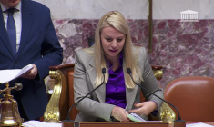 L'Assemblée adopte l'article phare du texte interdisant les réseaux sociaux aux moins de 15ans