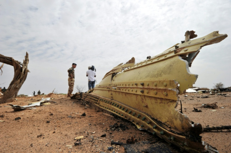 Des débris du vol Air Algérie AH5017, à Gossi au Mali, le 26 juillet 2014 ( AFP / SIA KAMBOU )