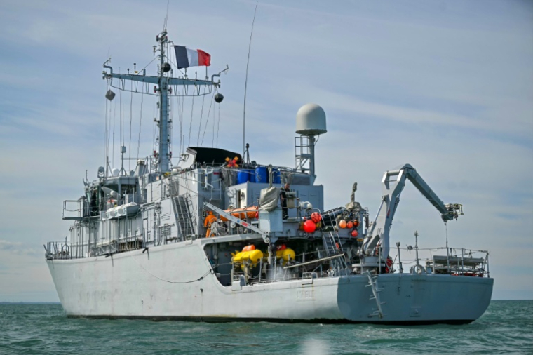 Le chasseur de mines tripartite L'Aigle au large de Dieppe, le 14 avril 2026 en Normandie ( AFP / Lou BENOIST )