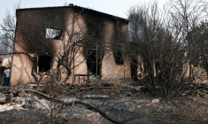 Maison brûlée à Cotignac après l'incendie dans le Var qui a parcouru 2.550 hectares dans le sud-est de la France le 22 juillet 2026 ( AFP / Thibaud MORITZ )