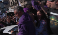 Le président argentin Milei visé par des projectiles lors d'un rassemblement