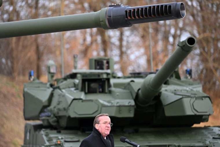 PHOTO DE DOSSIER : Présentation du nouveau char Leopard et de l'obusier PZH 2000 au KNDS