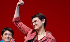 Nathalie Arthaud à Paris le 3 avril 2022. ( AFP / SAMEER AL-DOUMY )