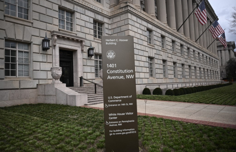 Le siège du département du commerce américain à Washington, aux États-Unis. ( AFP / BRENDAN SMIALOWSKI )