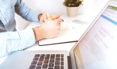 L'épargne salariale est surtout connue et utilisé dans les grandes entreprises. Elle gagne à être connue dans les TPE-PME  ( Crédits: Pexels )