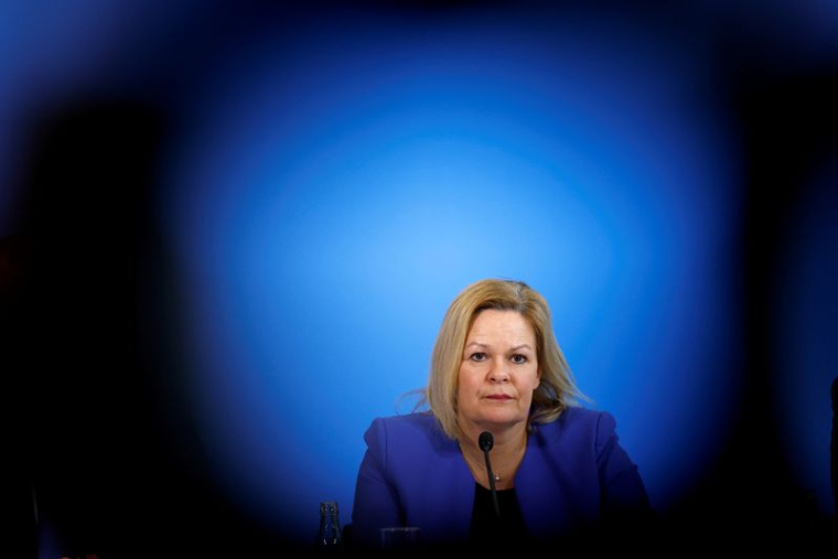 Nancy Faeser lors d'une conférence de presse à Berlin