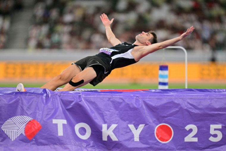 Le Néo-Zélandais Hamish Kerr, vainqueur du concours de la hauteur aux Mondiaux de Tokyo, le 16 septembre 2025 ( AFP / Andrej ISAKOVIC )