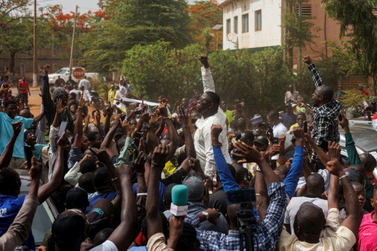 Manifestation contre les restrictions démocratiques organisée par une coalition de partis d'opposition à Bamako le 3 mai 2025 ( AFP / - )