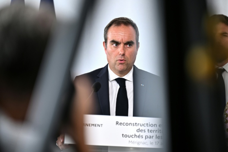Le Premier ministre Sébastien Lecornu à Mérignac en Gironde le 17 août 2026 ( POOL / Christophe ARCHAMBAULT )