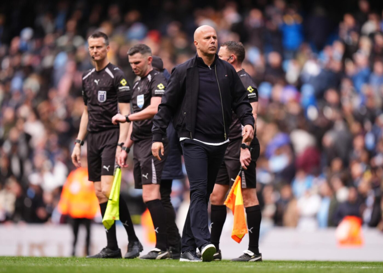 Arne Slot espère une réaction forte de ses joueurs face au PSG