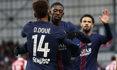 Désiré Doue et Ousmane Dembele du PSG lors d'un match à Brest