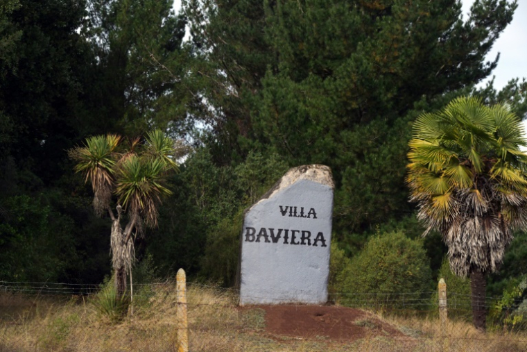 L'entrée de la Colonia Dignidad, rebaptisée Villa Baviera, à Parral, au Chili, le 15 avril 2025 ( AFP / RODRIGO ARANGUA )