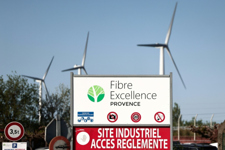 L'entrée de l'usine de pâte à papier Fibre Excellence à Tarrascon, le 14 avril 2026 dans les Bouches-du-Rhône ( AFP / Thibaud MORITZ )