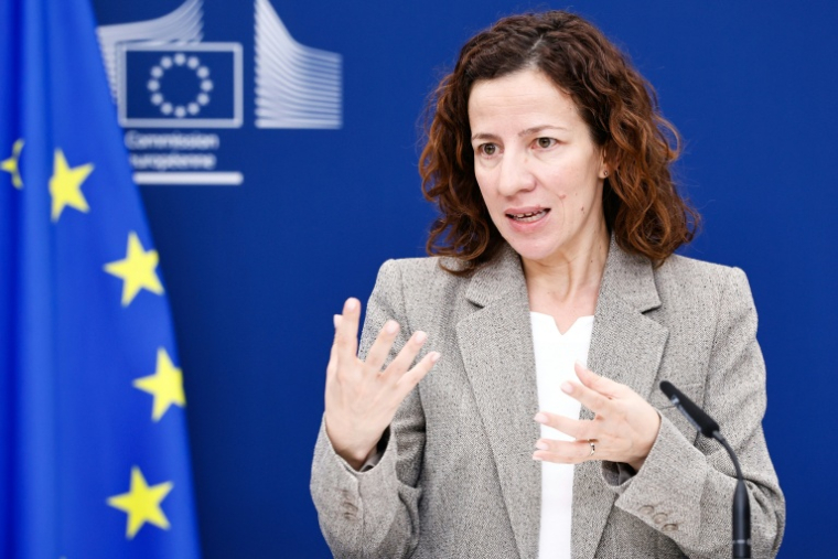 La commissaire à l'Education, aux Emplois de qualité et aux Droits sociaux Roxana Mînzatu à Bruxelles le 26 février 2026 ( AFP / Simon Wohlfahrt )