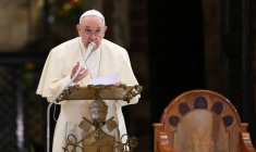 FRANÇOIS SALUE LE RÔLE DE LA PRESSE FACE AUX ABUS SEXUELS DANS L'EGLISE