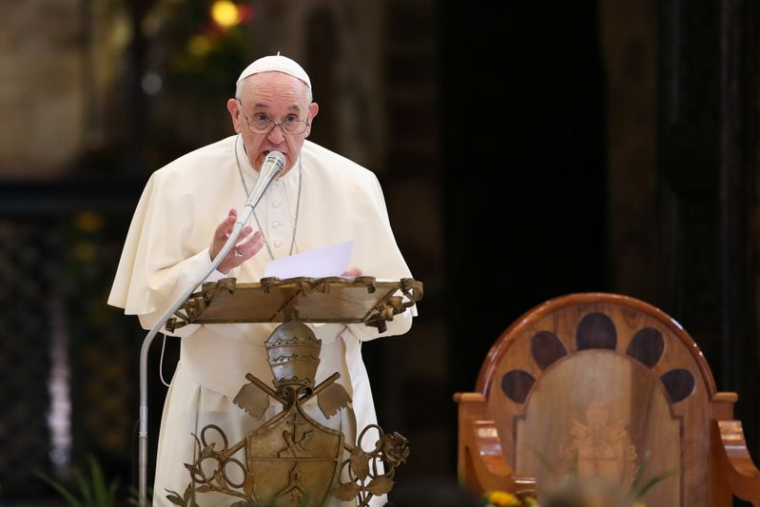 FRANÇOIS SALUE LE RÔLE DE LA PRESSE FACE AUX ABUS SEXUELS DANS L'EGLISE