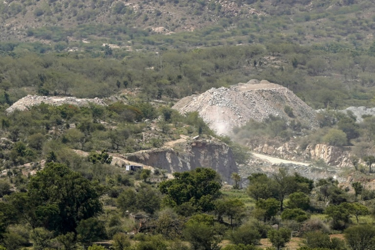 Vue d'une carrière de pierre, le 19 mai 2026 près du village indien de Avinashi, dans l'Etat du Rajasthan  ( AFP / STR )