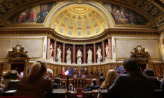 Le roi Charles de Grande-Bretagne s'adresse au Sénat français