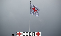 UKRAINE: DES ÉQUIPES DE LA CROIX-ROUGE EN ROUTE VERS MARIOUPOL, SANS AIDE