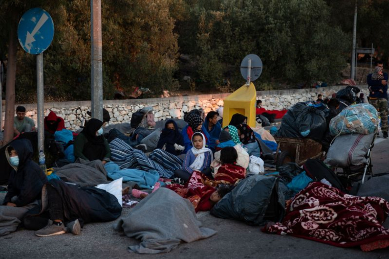 DES MILLIERS DE MIGRANTS SANS ABRI APRÈS L'INCENDIE À LESBOS