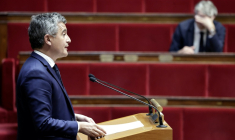 Le ministre de la Justice, Gérald Darmanin, lors de l'examen du projet de loi sur la protection des mineurs à l'Assemblée nationale, le 15 juillet 2026 à Paris ( AFP / STEPHANE DE SAKUTIN )