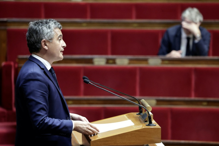 Le ministre de la Justice, Gérald Darmanin, lors de l'examen du projet de loi sur la protection des mineurs à l'Assemblée nationale, le 15 juillet 2026 à Paris ( AFP / STEPHANE DE SAKUTIN )