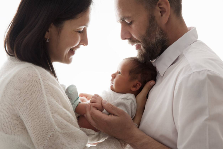 Congé supplémentaire de naissance : quels droits pour les pères et les mères ? / iStock.com - inarik