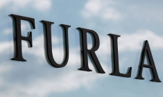 FURLA ÉCONDUIT SES PRÉTENDANTS ET ENTEND POURSUIVRE SA ROUTE SEUL