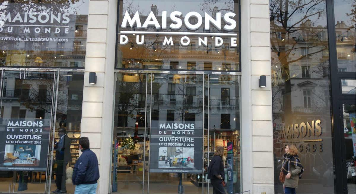 "Sur un concept créé en 1996 avec 4 boutiques, et coté en Bourse depuis juin 2016, Maisons du Monde est devenu la deuxième enseigne d'ameublement en France derrière l'inévitable Ikea et devant But, Alinéa et Conforama, avec un chiffre d'affaires 2019 de 1 960 millions d'euros environ." (crédit : maisons du monde)