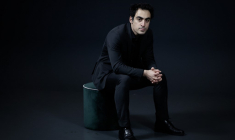 Amir Reza-Tofighi à Paris, le 15 janvier 2015. ( AFP / STEPHANE DE SAKUTIN )