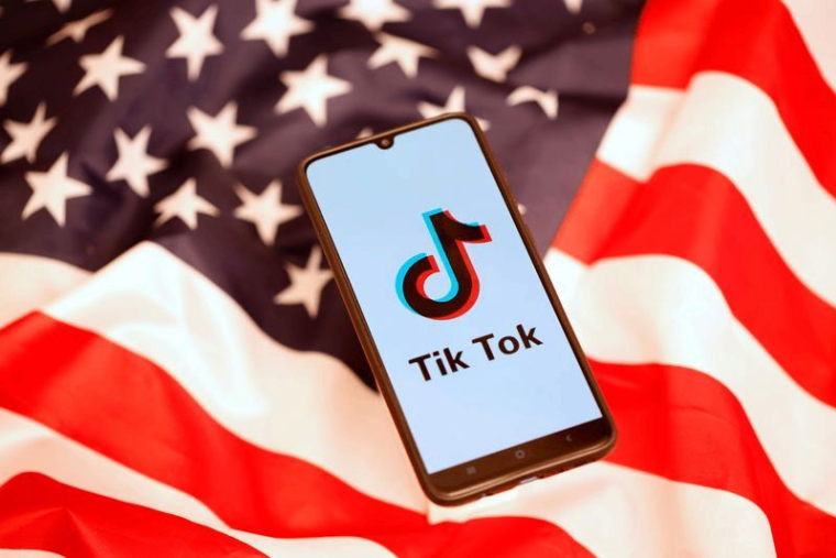 TRUMP DONNE SON FEU VERT À L'ACCORD ENTRE ORACLE ET TIKTOK