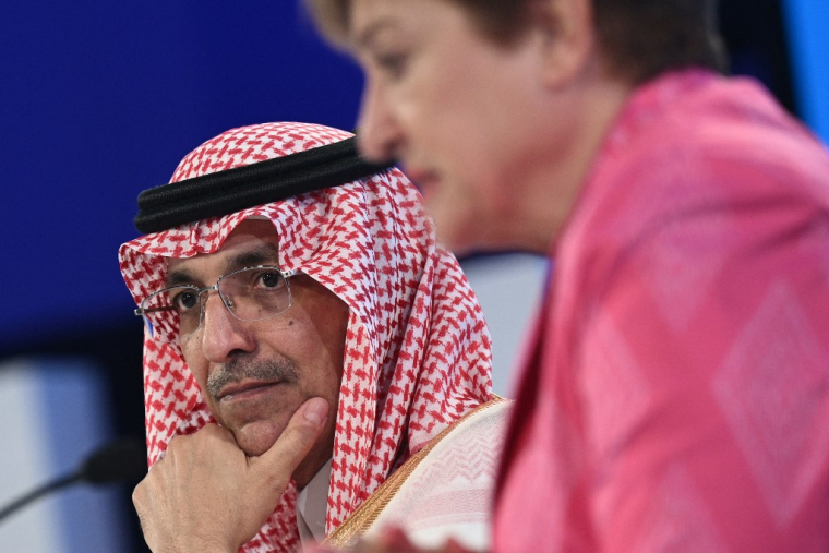 Le ministre saoudien des Finances, Mohammed Al-Jadaan, à Washington DC, le 25 avril 2025 ( AFP / BRENDAN SMIALOWSKI )