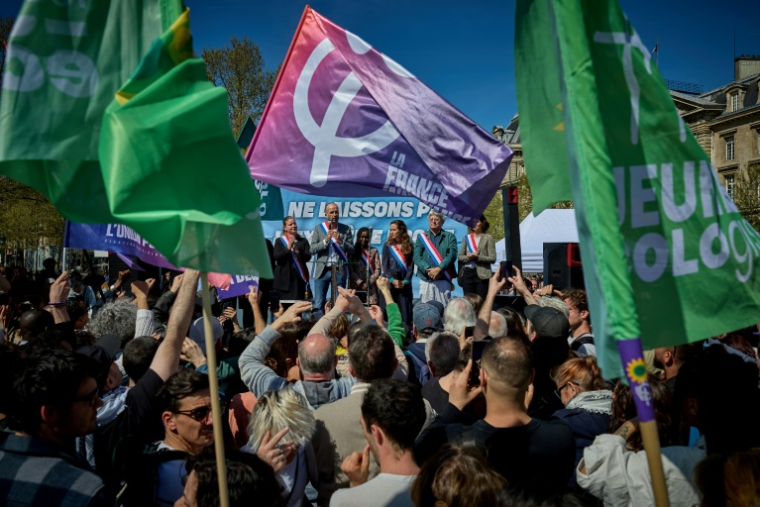 Rassemblement contre l'extrême droite, organisé par le parti de gauche La France Insoumise (LFI) et Les Ecologistes, place de la République à Paris, le 6 avril 2025 ( AFP / Kiran RIDLEY )