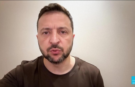 Selon Zelensky, l'armée ukrainienne "tient bon" à Koursk, où la Russie tente de reprendre du terrain