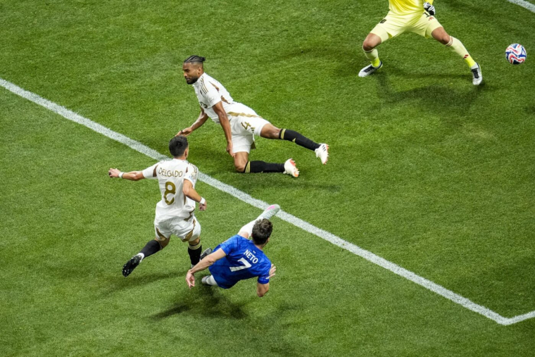 Chelsea domine sans forcer le Los Angeles FC