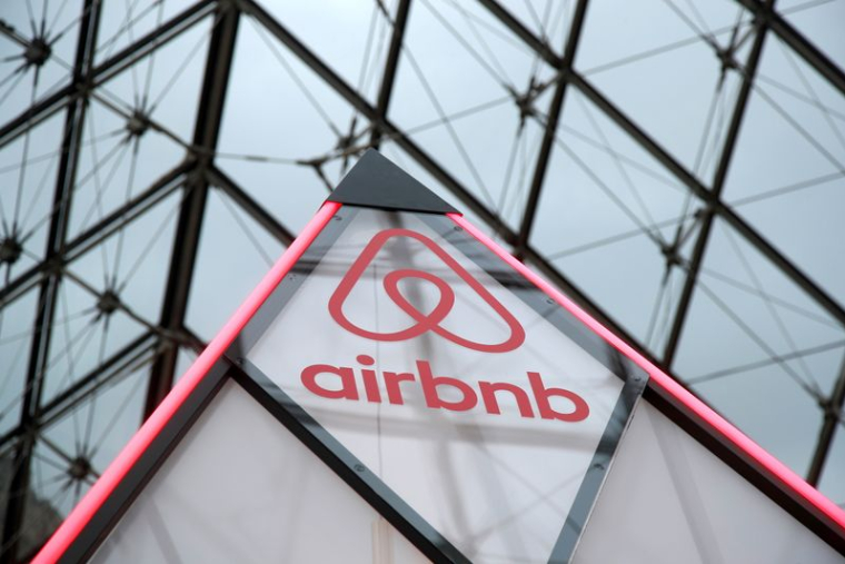 AIRBNB: LES RÉSERVATIONS BONDISSENT DE 52% AU T1