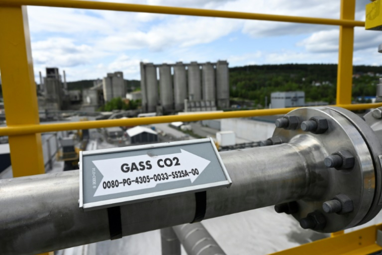 L'usine de captage de carbone de la cimenterie de Heidelberg Materials à Brevik, en Norvège, le 18 juin 2025 ( AFP / Jonathan KLEIN )