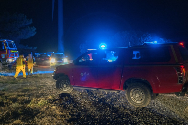 Des pompiers à Sigean dans la nuit de samedi à dimanche ( AFP / IDRISS BIGOU-GILLES )