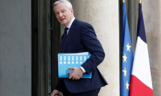 Le ministre français de l'Economie Bruno Le Maire arrive à l'Élysée