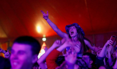 GB: 5.000 PERSONNES PARTICIPENT À UN CONCERT TEST "COMME EN 2019"