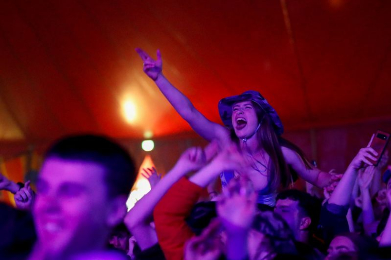 GB: 5.000 PERSONNES PARTICIPENT À UN CONCERT TEST "COMME EN 2019"