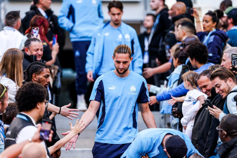 Rabiot sur les banderoles du Parc : « Ça a pu me toucher en tant qu’être humain mais pas en tant que footballeur »