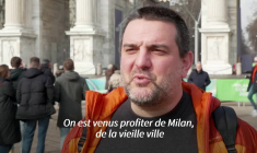 A Milan, des visiteurs apprécient une vasque olympique "insérée dans le patrimoine"