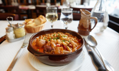 Les bouillons proposent des recettes traditionnelles de qualité à prix accessibles. ( crédit photo : Getty Images )