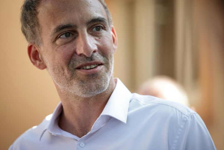 Raphaël Glucksmann à Jonquières, dans l'Aude le 12 août 2026 ( AFP / Valentine CHAPUIS )