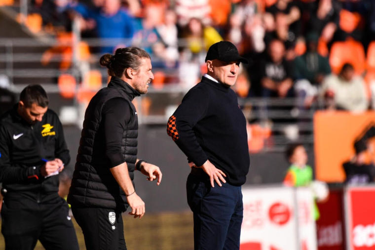 Du mouvement sur le banc du FC Lorient ?