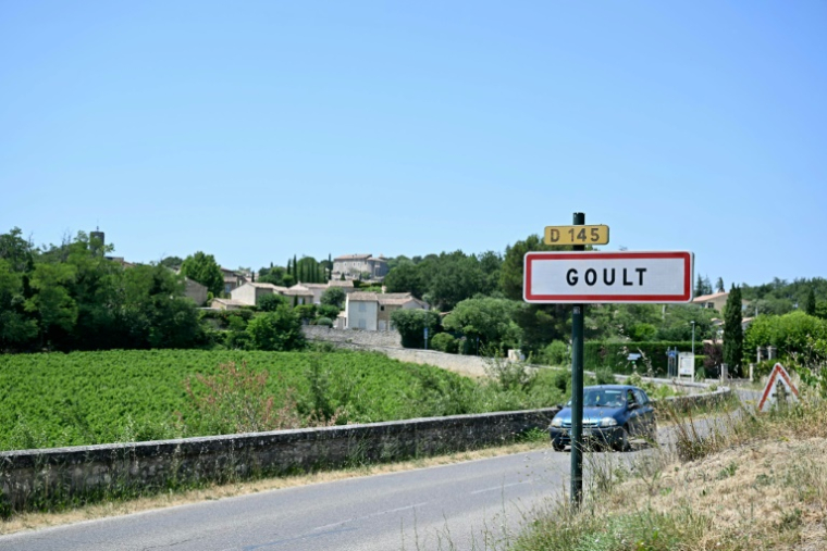 Les faits se sont produits dimanche à l'aube, à Goult, petit village du Vaucluse d'un millier d'habitants juché sur un piton rocheux et surplombant les champs de lavande, alors que le mariage venait de se terminer ( AFP / Gabriel BOUYS )
