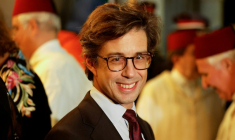 Le diplomate Luis Vassy arrive au Palais royal de Rabat le 29 octobre 2024 pour un dîner d'État, au Maroc ( AFP / Ludovic MARIN )