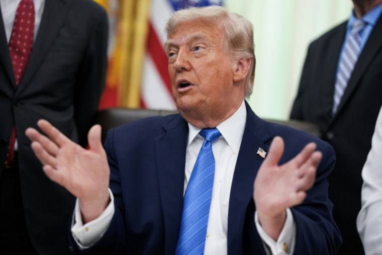 Le président Donald Trump, dans le bureau ovale de la Maison blanche, le 10 juin 2026 à Washington ( AFP / Ken Cedeno )